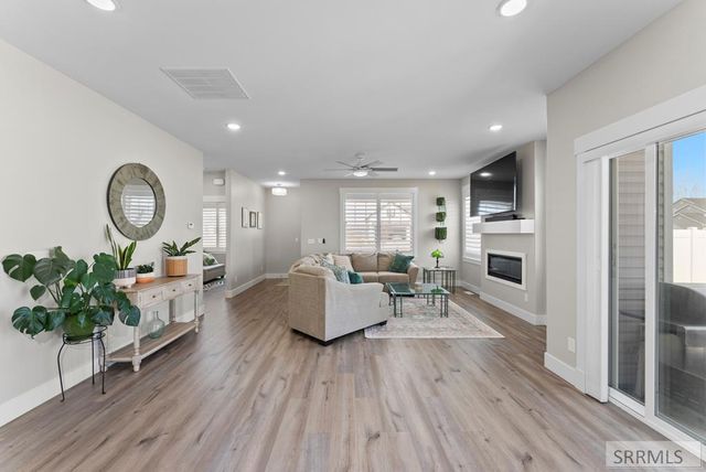 1962 Autumn Lane, Idaho Falls, ID 83404