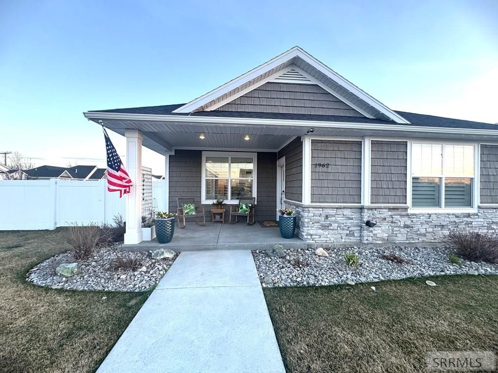 Image 2 of property listing at 1962 Autumn Lane, Idaho Falls, ID 83404