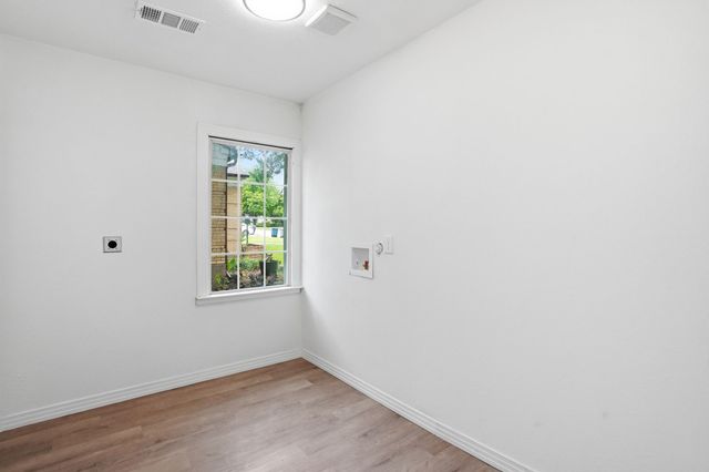 1534 N Atoll Drive, Dallas, TX 75216