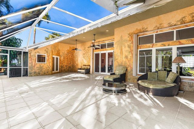 7812 Edinburough Lane, Delray Beach, FL 33446