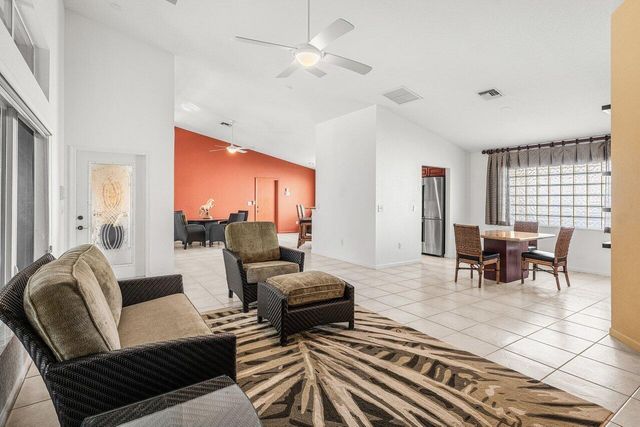 7812 Edinburough Lane, Delray Beach, FL 33446