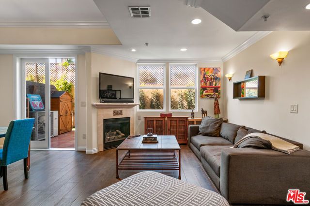 1050 N Edinburgh Avenue 103, West Hollywood, CA 90046