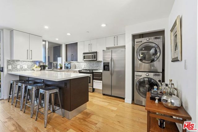1050 N Gardner Street 3, West Hollywood, CA 90046