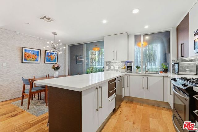 1050 N Gardner Street 3, West Hollywood, CA 90046