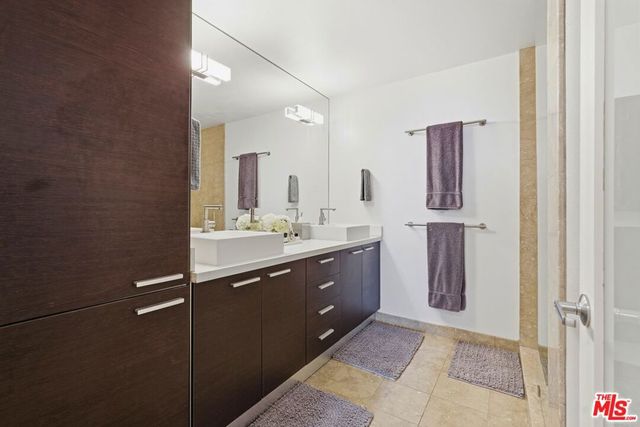 1050 N Gardner Street 3, West Hollywood, CA 90046