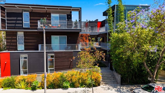 1050 N Gardner Street 3, West Hollywood, CA 90046
