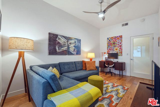 1050 N Gardner Street 3, West Hollywood, CA 90046