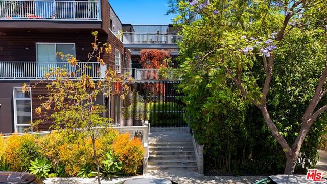 1050 N Gardner Street 3, West Hollywood, CA 90046