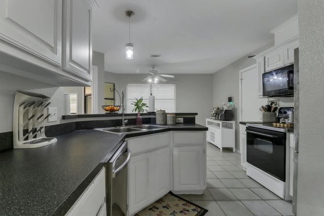 1506 Berry Patch Lane, Granbury, TX 76048