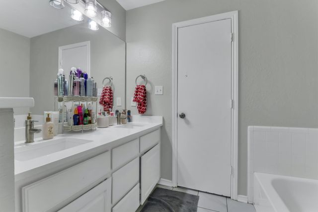 1506 Berry Patch Lane, Granbury, TX 76048