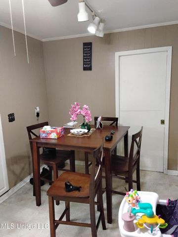 807 Line Drive, Forest, MS 39074