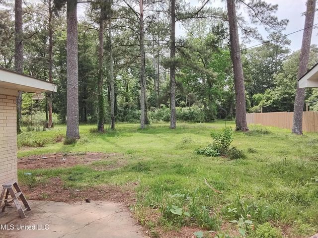 807 Line Drive, Forest, MS 39074