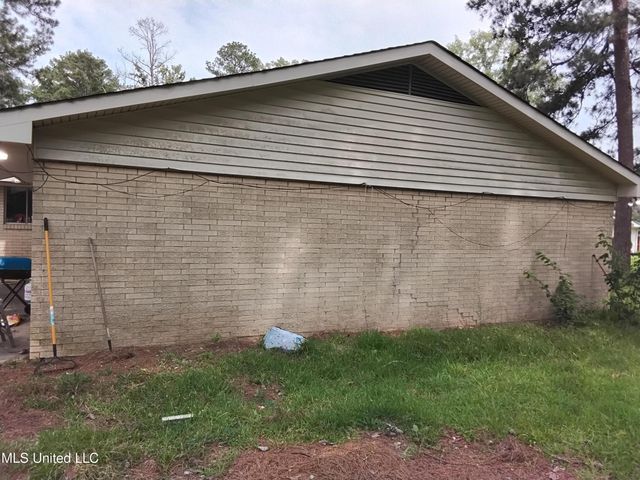 807 Line Drive, Forest, MS 39074