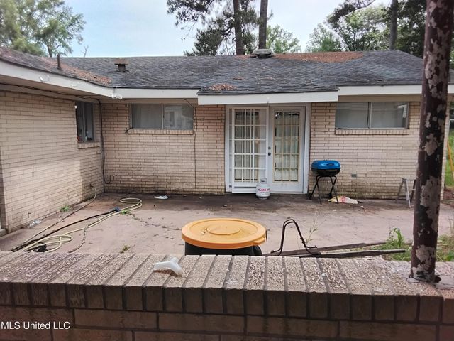 807 Line Drive, Forest, MS 39074