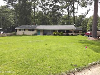 807 Line Drive, Forest, MS 39074