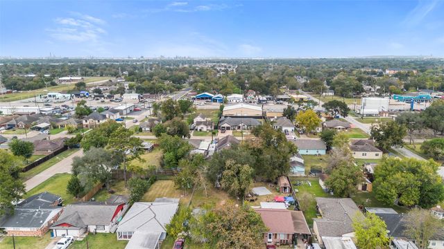 806 Avenue D, South Houston, TX 77587