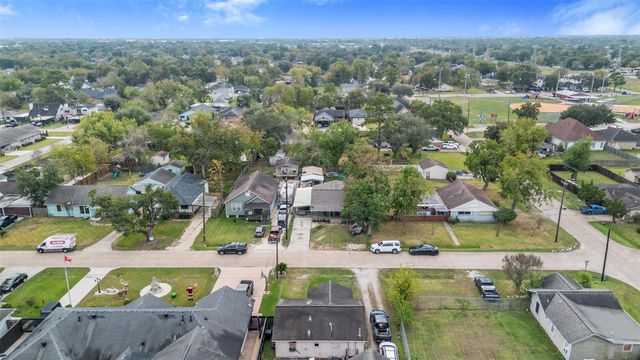 806 Avenue D, South Houston, TX 77587