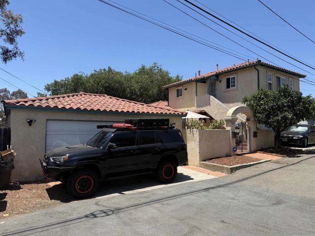 4004-6 Terrace Court, San Diego, CA 92116
