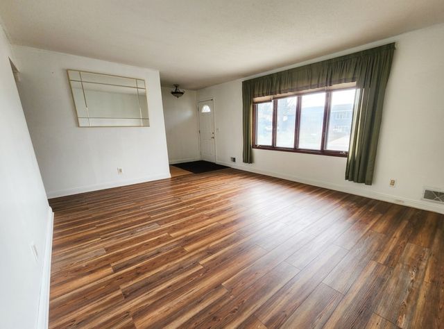 2346 Standridge Avenue, Maplewood, MN 55109