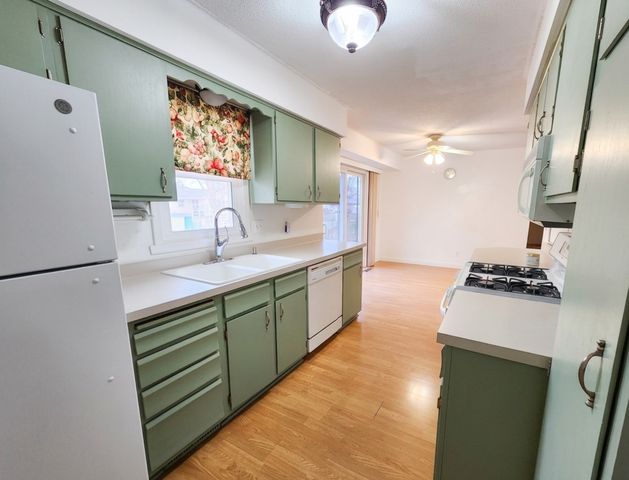 2346 Standridge Avenue, Maplewood, MN 55109