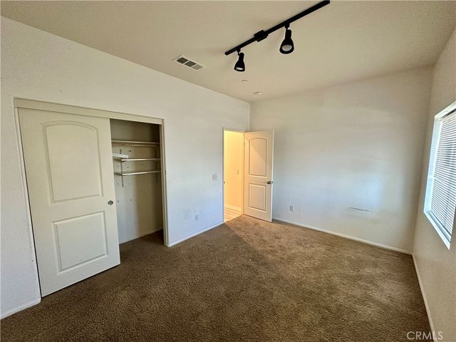 11827 Fresh Meadow, Victorville, CA 92392