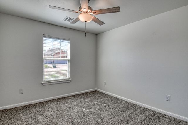 3325 Valley Hollow, Norman, OK 73071