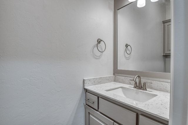 3325 Valley Hollow, Norman, OK 73071