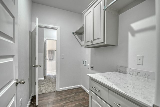 3325 Valley Hollow, Norman, OK 73071