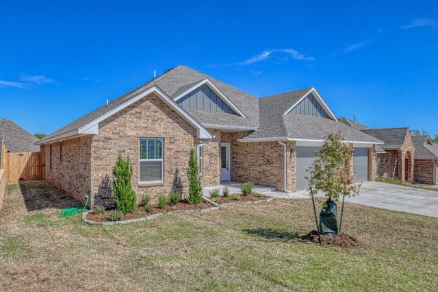 3325 Valley Hollow, Norman, OK 73071