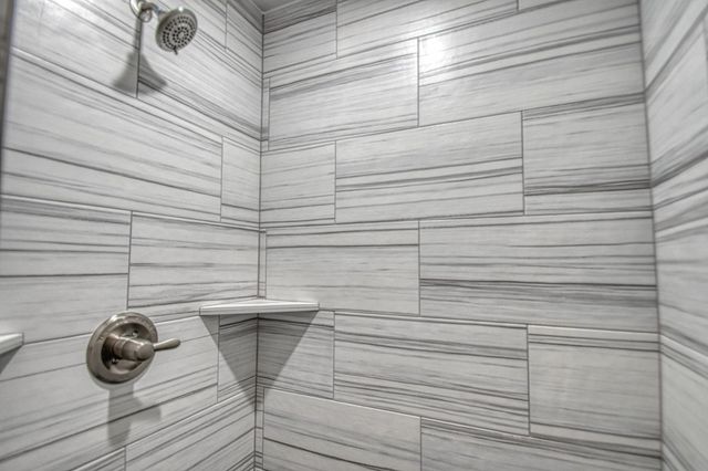 3325 Valley Hollow, Norman, OK 73071