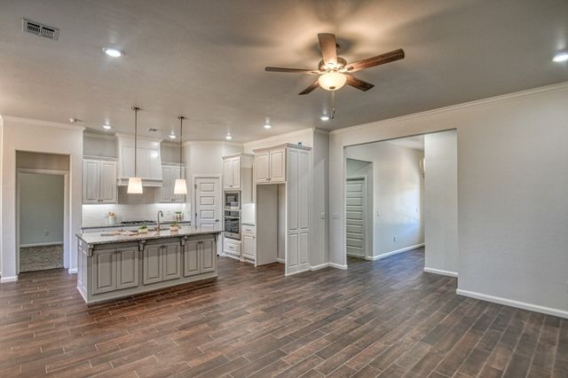 3325 Valley Hollow, Norman, OK 73071