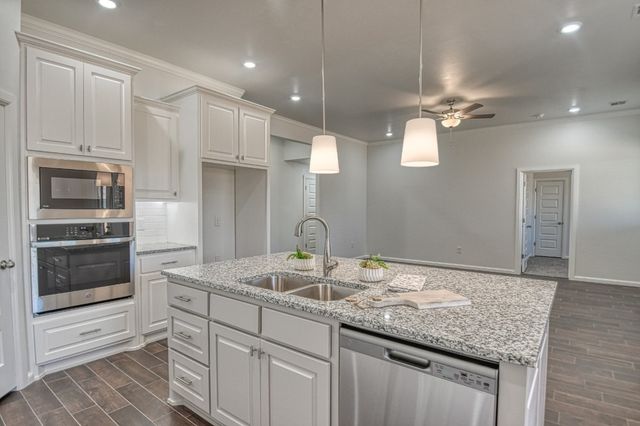 3325 Valley Hollow, Norman, OK 73071