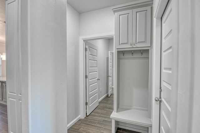 3325 Valley Hollow, Norman, OK 73071