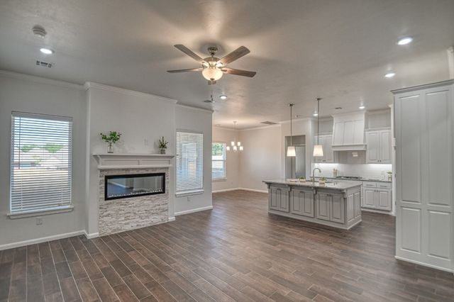 3325 Valley Hollow, Norman, OK 73071