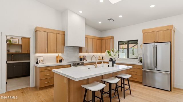 5838 E LE MARCHE Avenue, Scottsdale, AZ 85254