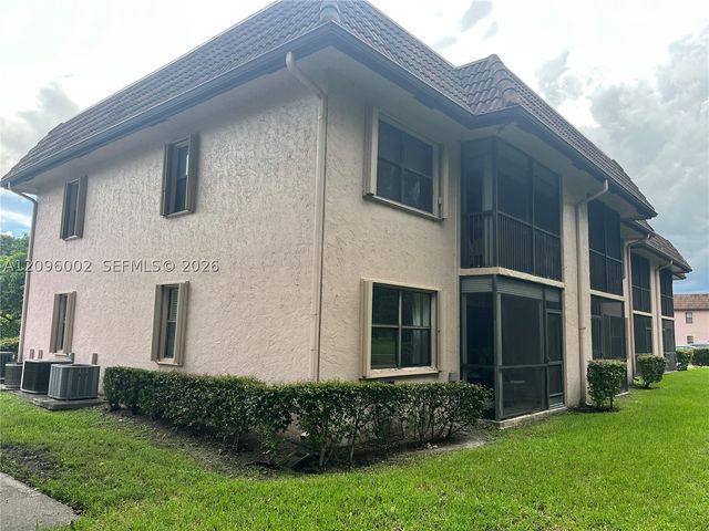 10301 NW 11th St 104, Pembroke Pines, FL 33026
