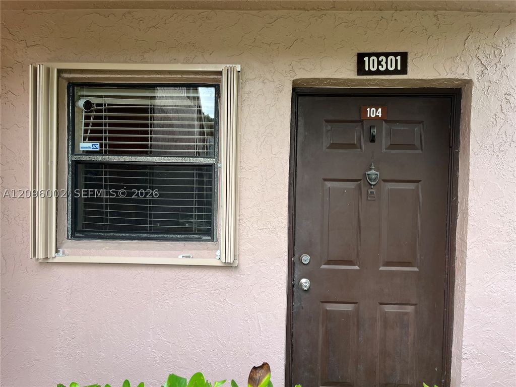10301 NW 11th St 104, Pembroke Pines, FL 33026