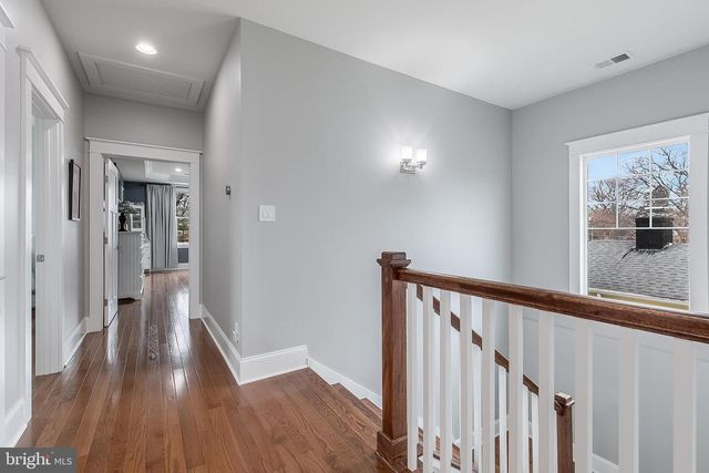 606 S BARTON ST, Arlington, VA 22204