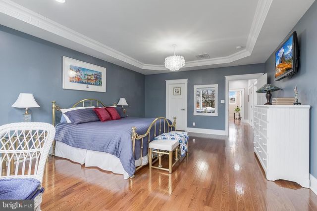 606 S BARTON ST, Arlington, VA 22204