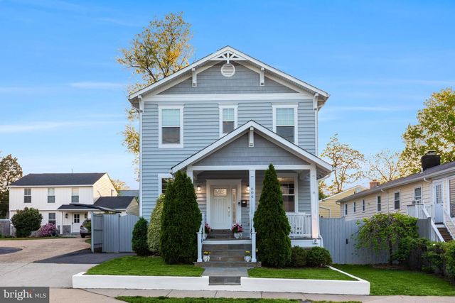 606 S BARTON ST, Arlington, VA 22204
