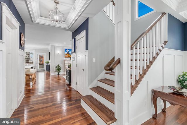 606 S BARTON ST, Arlington, VA 22204