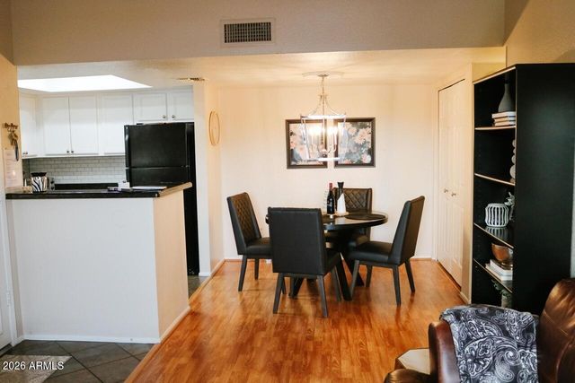 5757 W EUGIE Avenue 2088, Glendale, AZ 85304