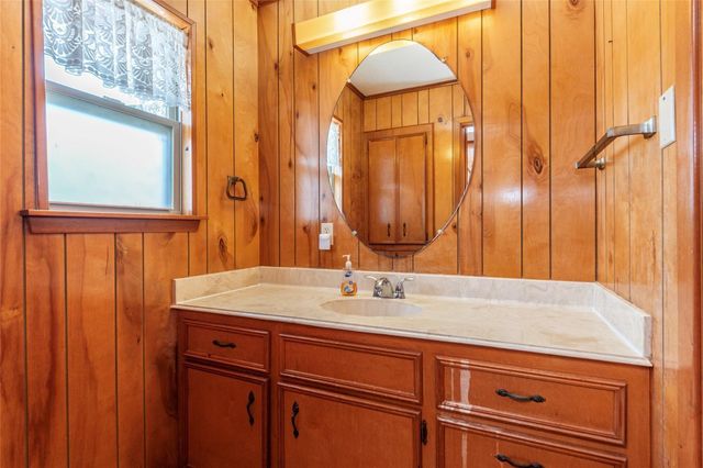 631 E Shore Drive, Clear Lake Shores, TX 77565