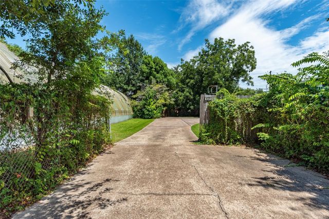 631 E Shore Drive, Clear Lake Shores, TX 77565