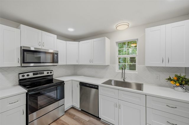1525 W Woodard Street, Denison, TX 75020