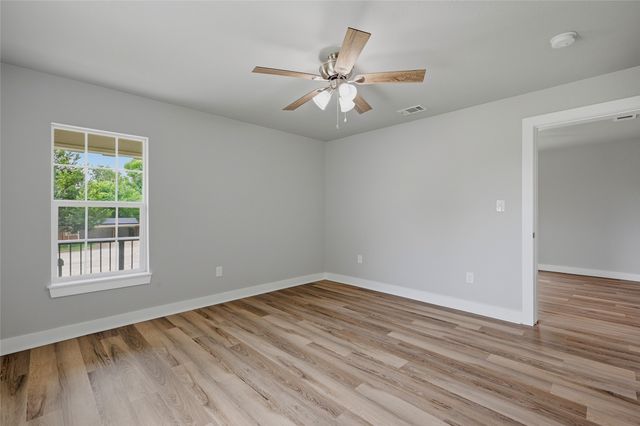 1525 W Woodard Street, Denison, TX 75020