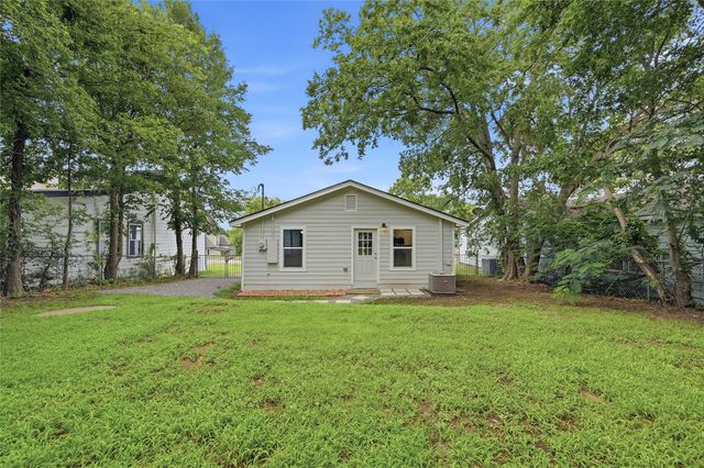1525 W Woodard Street, Denison, TX 75020