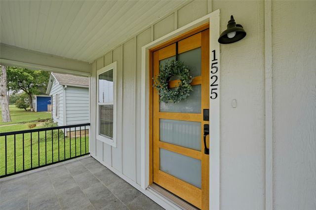 1525 W Woodard Street, Denison, TX 75020