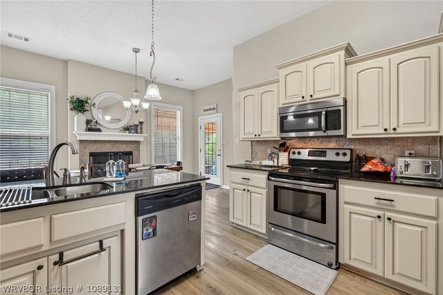 821 Woodland Way, Greenwood, AR 72936