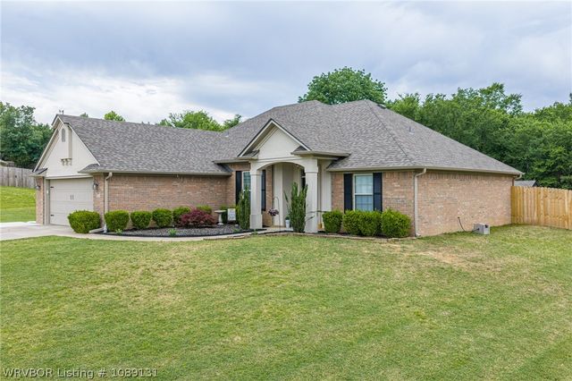 821 Woodland Way, Greenwood, AR 72936